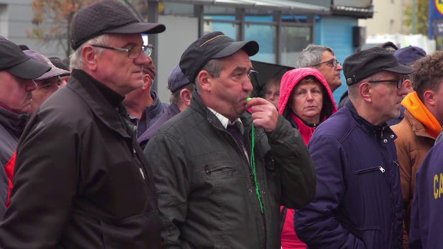 Profiturile în industria de armament au explodat, dar veniturile angajaților au scăzut din cauza „ordonanței austerității”