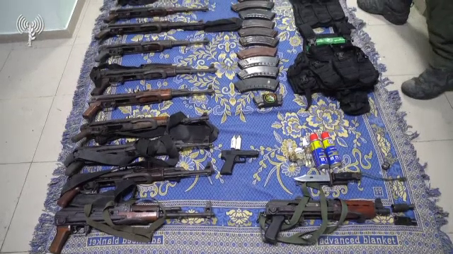 Armata israeliană susține că a găsit în cel mai mare spital din Gaza ”arme, materiale informative și echipamente militare”