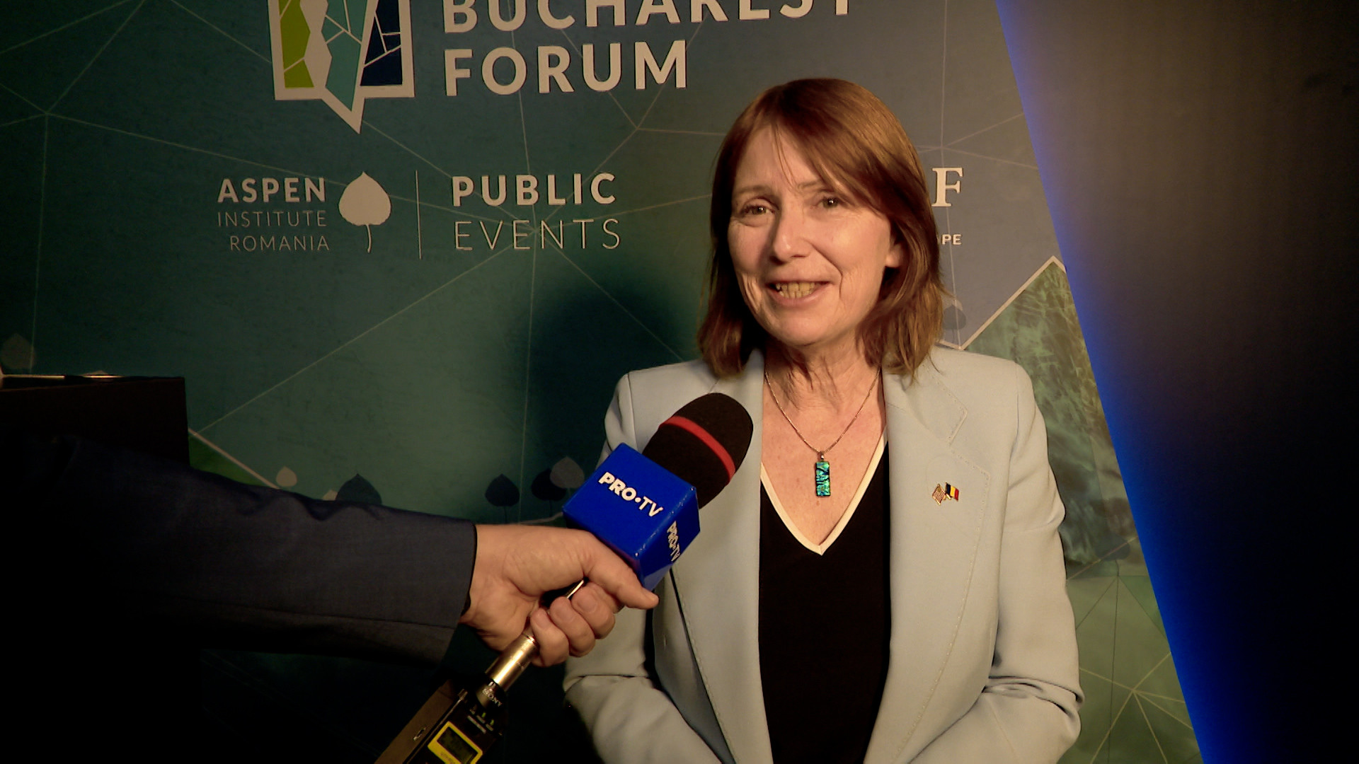 Ambasada SUA a găsit soluția pentru ca românii să ajungă mai ușor în America, fără vize. Ce trebuie să facem. VIDEO