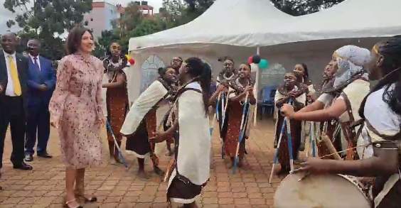 Dans, cadouri și discuții despre România. Cum a arătat ultima zi a vizitei cuplului prezidențial în Kenya