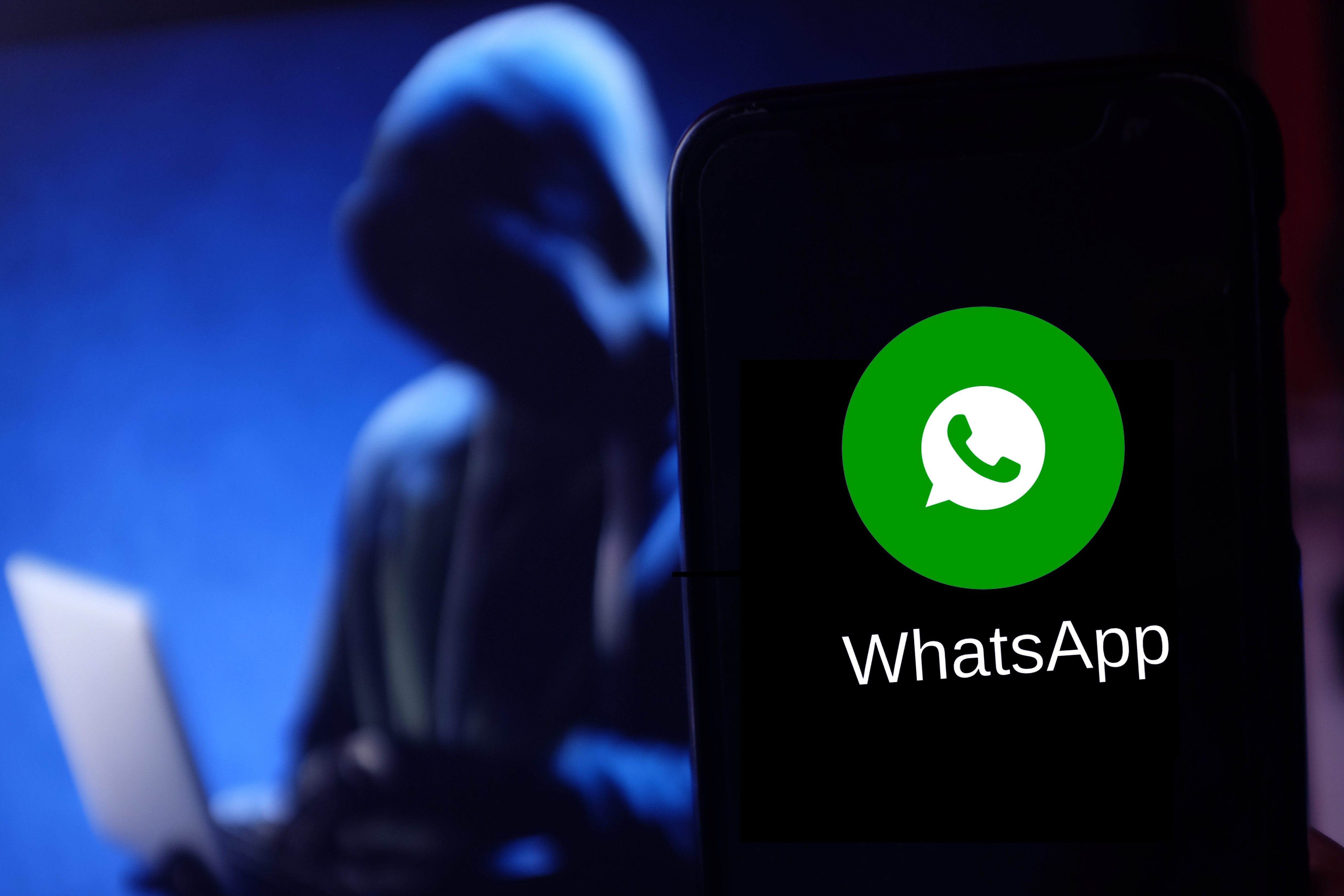 Înșelătoria prin care rămâi fără contul de WhatsApp. „Totul începe cu un mesaj aparent inofensiv”