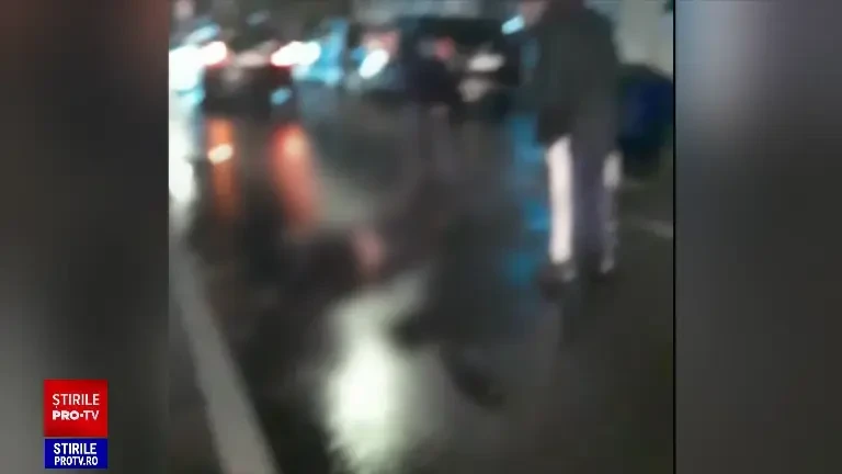 „În ce țară trăim? Nimic nu faceți?”. Un bărbat accidentat a stat 20 minute pe asfalt fără să primească ajutor de la poliție