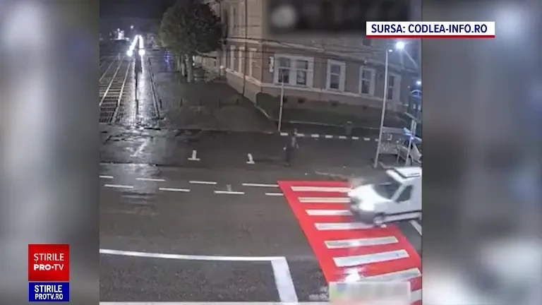 „În ce țară trăim? Nimic nu faceți?”. Un bărbat accidentat a stat 20 minute pe asfalt fără să primească ajutor de la poliție