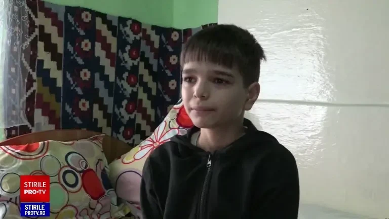 Patru frați din Vaslui sunt premiați la școală, deși trăiesc în condiții grele. Cei mici așteaptă iarna cu inima strânsă