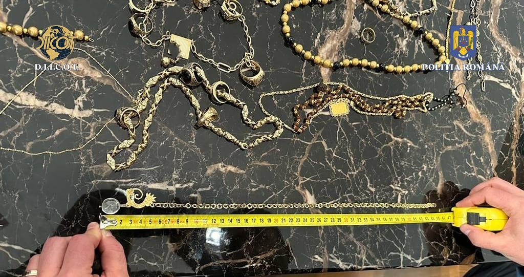 Infractori căutați de FBI, găsiți în Argeş şi Teleorman. Sunt acuzați că au comis în SUA înşelăciuni de 5 milioane de dolari