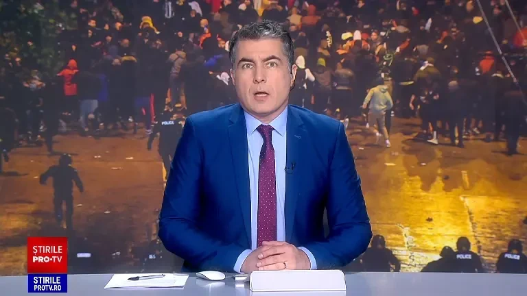 Haos la Sofia, în timpul meciului Bulgaria - Ungaria. Fanii s-au bătut cu forțele de ordine și au incendiat mașini | VIDEO