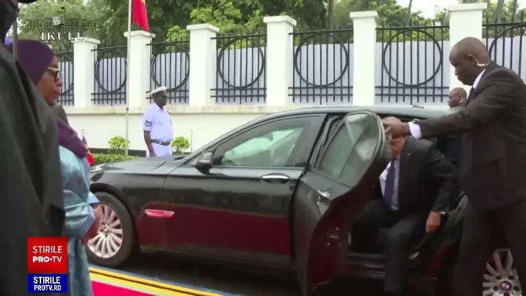 Klaus Iohannis, primit cu salve de tun în Tanzania. Vorbește despre „proiecte comune” de afaceri