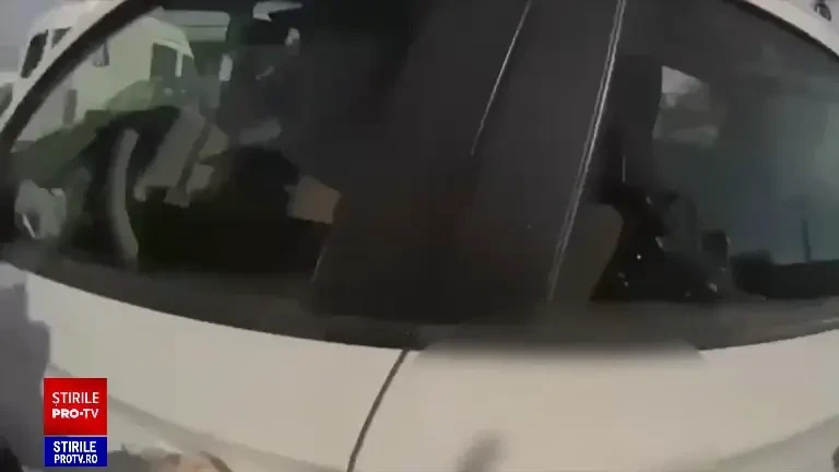 Urmărire ca în filme pe străzile din Capitală. Un șofer beat, reținut, după cea lovit o mașină care circula regulamentar