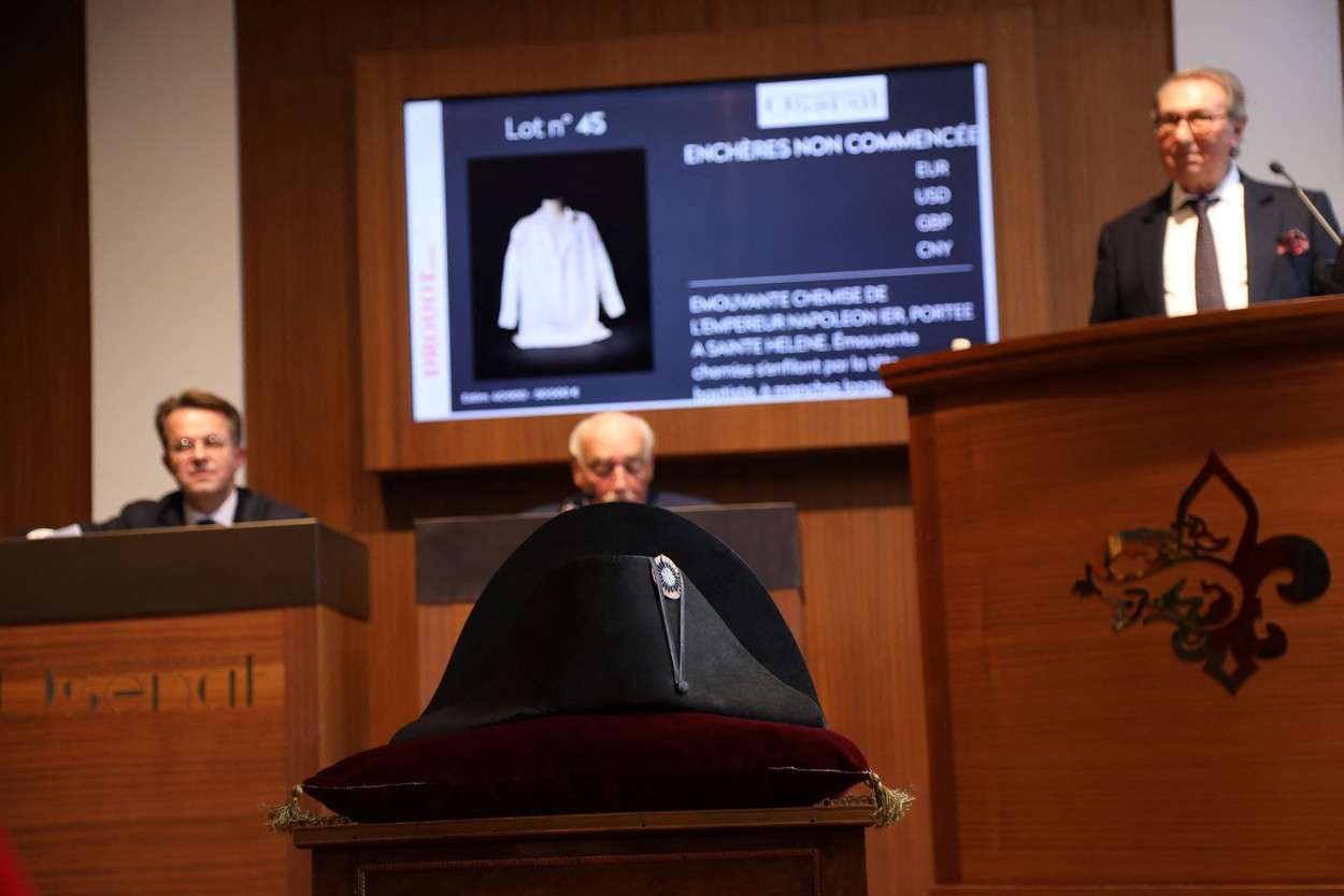 O pălărie purtată de Napoleon Bonaparte I a fost vândută cu 1,932 milioane de euro