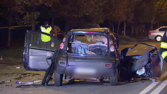 Accident rutier grav în Sectorul 3. O mașină s-a răsturnat și șapte persoane, dintre care doi minori, au ajuns la spital