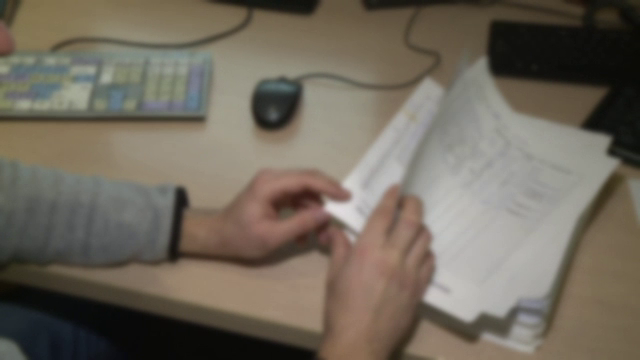 Un ofițer SRI din Slatina a dus acasă zeci de secrete de stat și le-ar fi divulgat unui om de afaceri