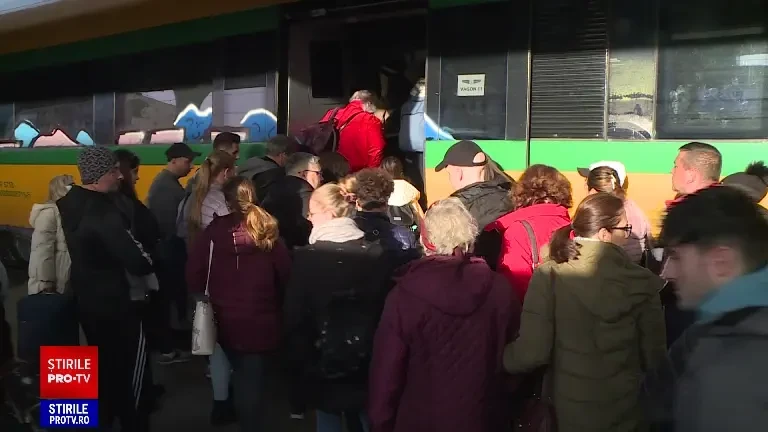 Biletele de tren, epuizate pentru rutele populare de 1 Decembrie. Anul trecut trenurile au cumulat 70.000 de ore întârziere