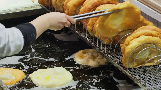 Langoșul ar putea ajunge și în restaurantele din Timișoara. Cum se prepară în Capitala Europeană a Culturii