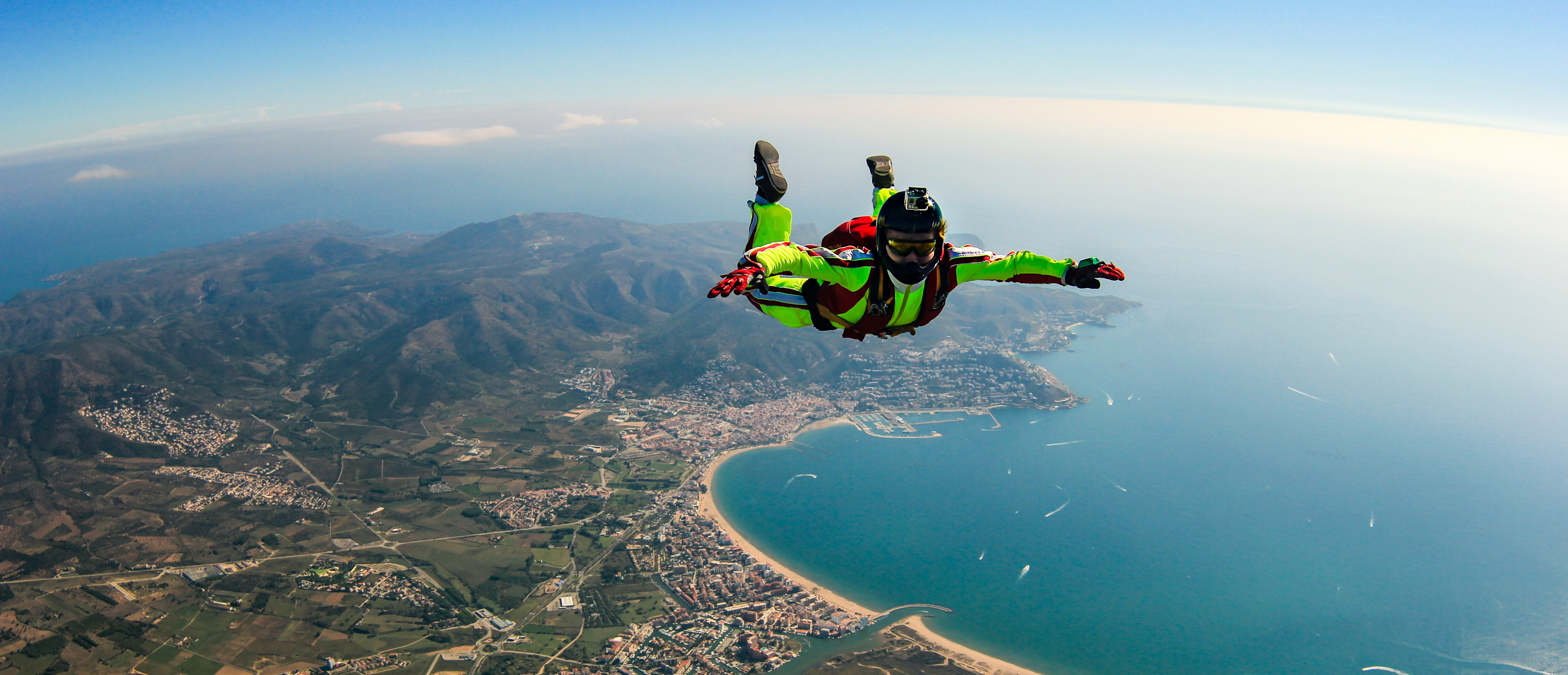 Sentința primită de pilotul care a decapitat un parașutist cu aripa avionului din care sărise