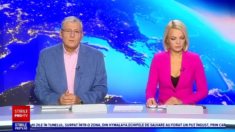 Incendiu violent în Argeș. O anexă și acoperișul unei case au fost distruse. Două persoane, îngrijite medical