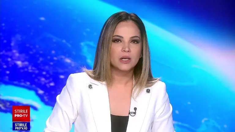 O conductă spartă a inundat o stradă și casele oamenilor din Cluj. Compania de apă: ”Se mai întâmplă”