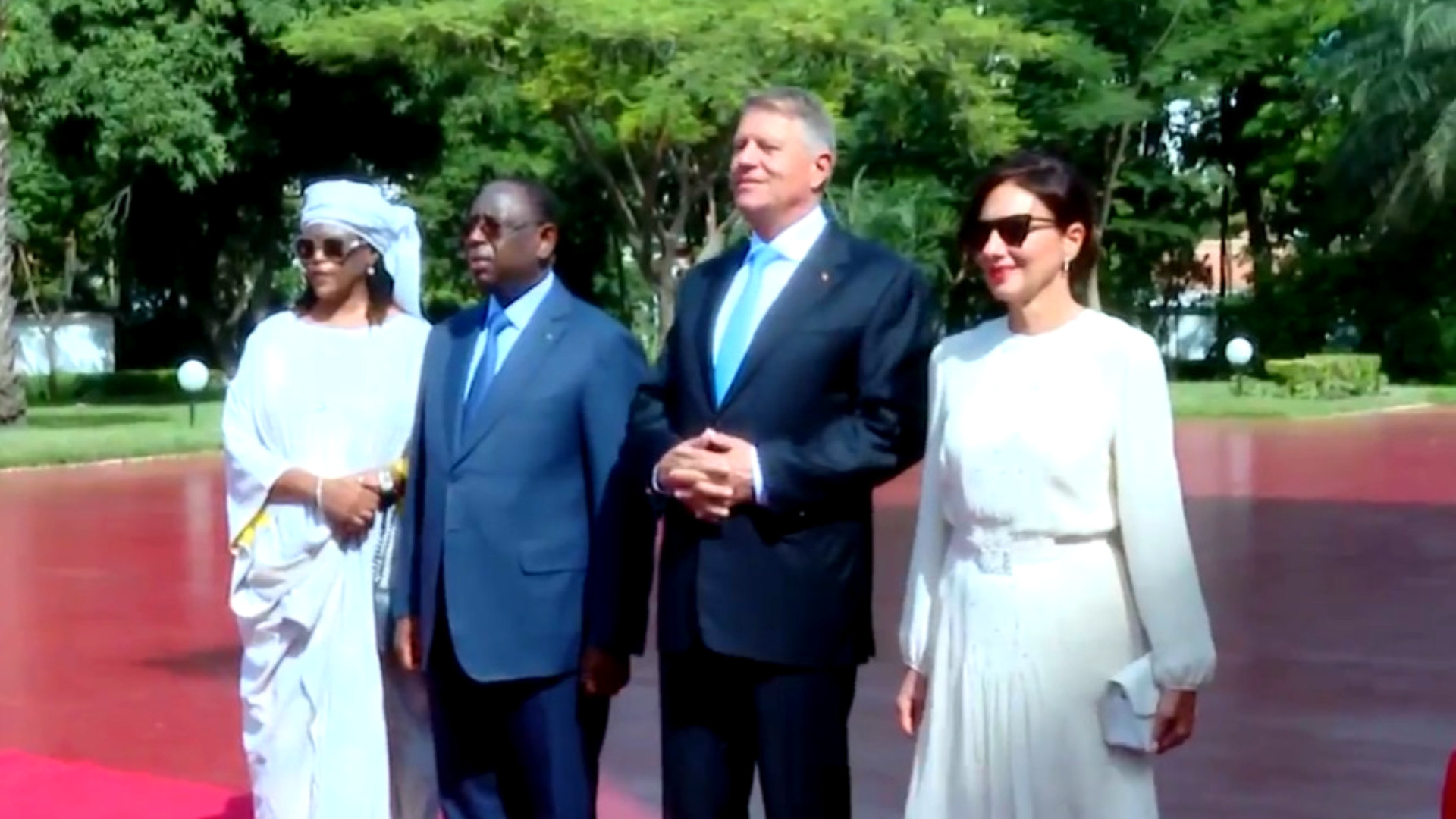 Președintele Klaus Iohannis a fost primit de omologul său din Senegal, Macky Sall | VIDEO