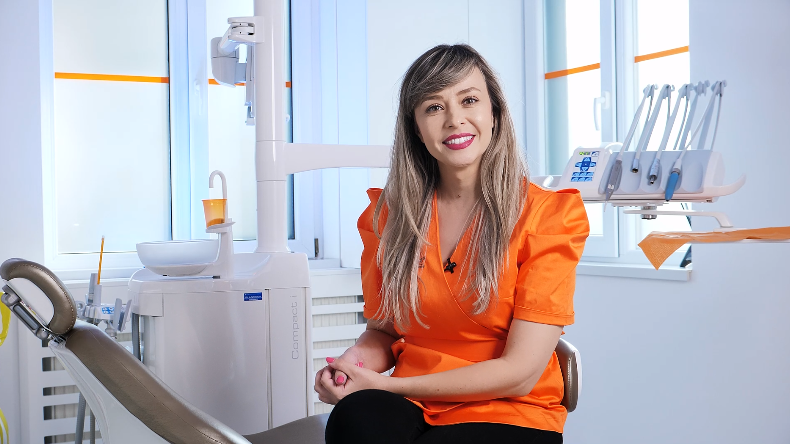 Tot ce trebuie să știm despre albirea dentară. Cum procedăm corect, pentru a nu avea “dinți de zebră”