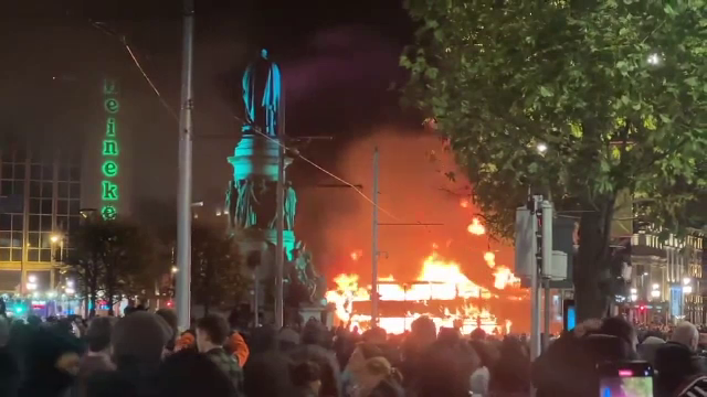 „Erau scaune care se izbeau, aveau bâte”. Noapte de coșmar cauzată de sute de huligani violenți în Dublin