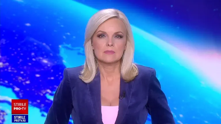 O tânără a murit şi o alta a fost grav rănită după ce un buldoexcavator a căzut peste mașina în care se aflau, pe DN 7. FOTO