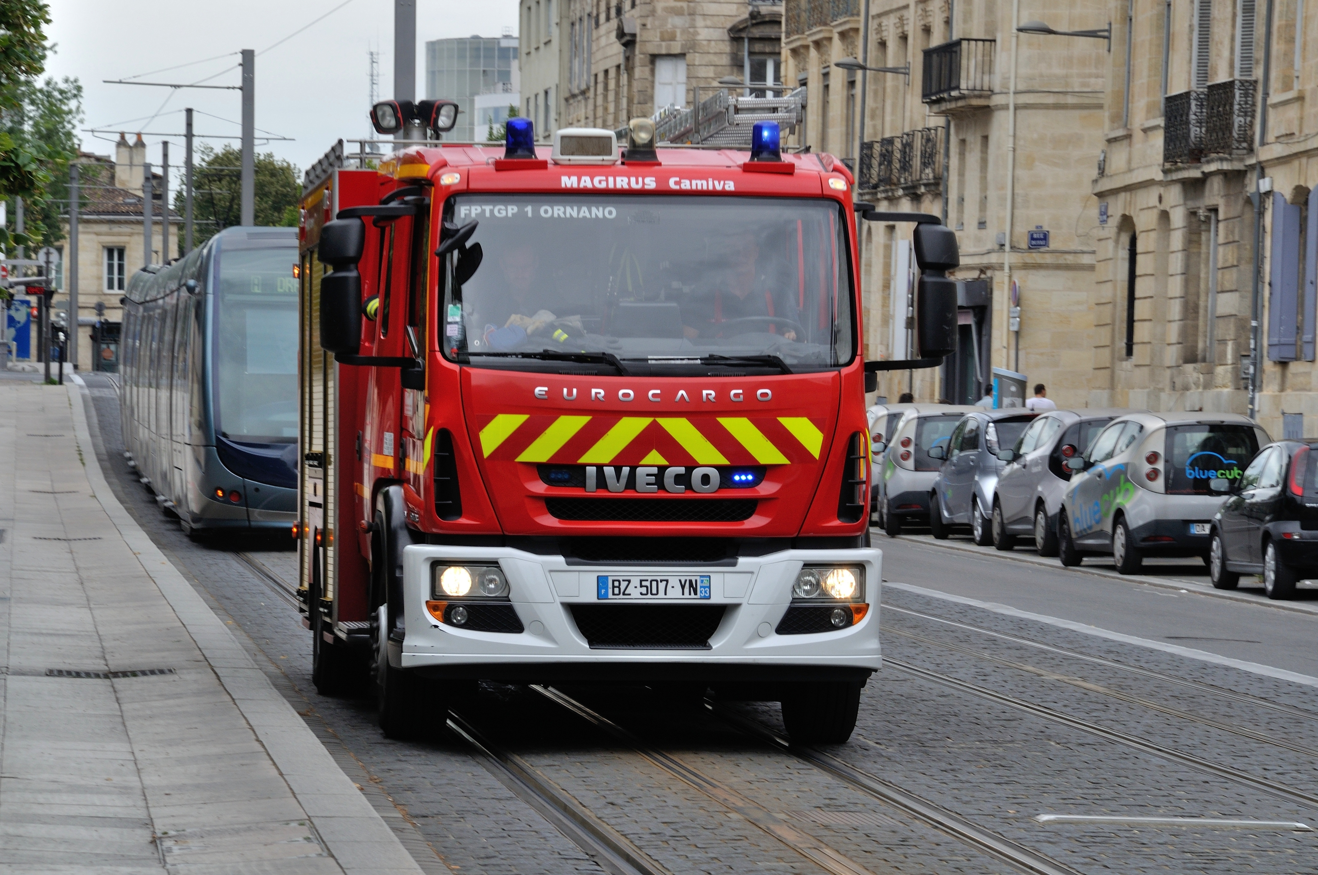 Trei morți și opt răniți în urma unui incendiu, în Franța. Un copil este în stare gravă