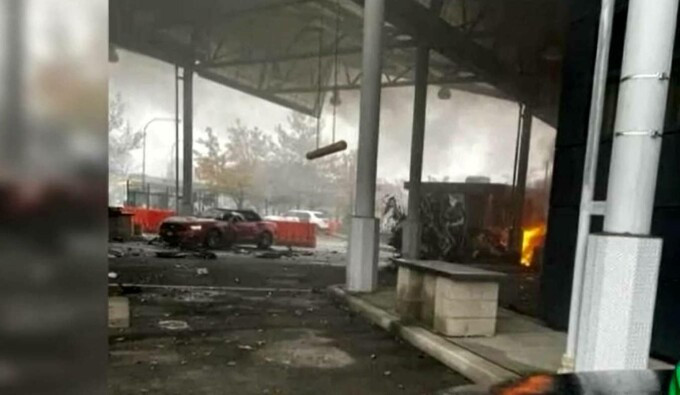 Cine erau pasagerii din mașina care a explodat pe Podul Rainbow. Autoturimul în care se aflau s-a făcut scrum