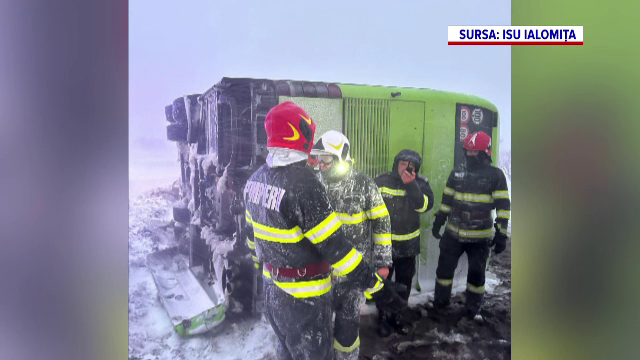 Un autocar cu 40 de persoane s-a răsturnat în Ialomița. A fost activat planul roșu de intervenție