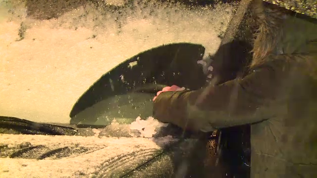 Viscol și ninsori puternice în mai multe județe. Mii de oameni au rămas fără energie electrică. LIVE UPDATE