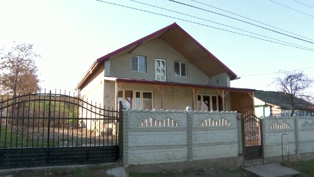 O fată de 15 ani a fost găsită moartă în casă, lângă iubitul ei care era în comă. Ce s-a întâmplat peste noapte