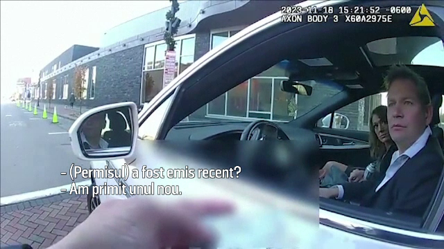 Reacția unei femei când iubitul ei a cerut-o în căsătorie în timp ce erau opriți în trafic de poliție. VIDEO