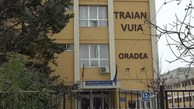 Adolescenta de 16 ani care a înjunghiat un pedagog la un liceu din Oradea, reţinută pentru tentativă de omor
