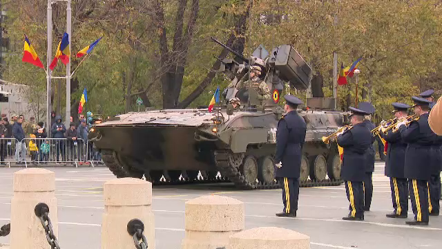 Repetiții pentru parada de 1 Decembrie. 2.400 de militari români și străini au defilat prin centrul Capitalei