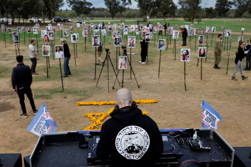 Omagiu în Israel. Un DJ a pus muzică în amintirea celor 400 de persoane ucise la festivalul Nova, pe locul masacrului