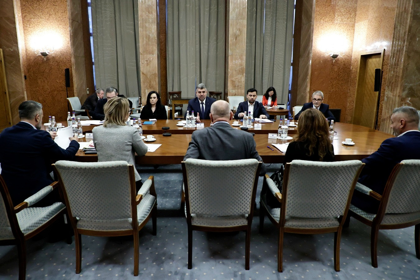 Ministerul Muncii anunţă suspendarea protestelor din instituţiile subordonate. Negocierile vor continua