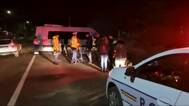 Militari americani, victimele unui accident rutier la Caracal. Microbuz răsturnat, cinci răniți