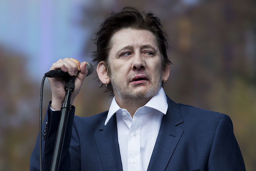 Shane McGowan, o legendă a muzicii punk irlandeze, a murit la vârsta de 65 de ani. Fostul solist The Pogues era grav bolnav
