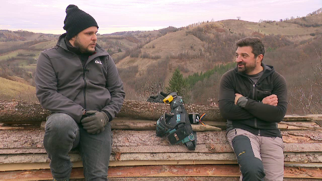 Pe caniculă, ger și viscol. Voluntarii Free Miorița aduc lumină, la propriu, în întunericul pe care mulți se fac că nu-l văd