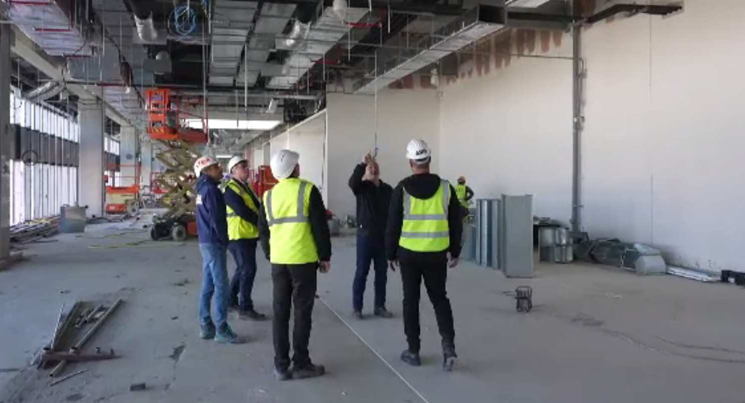 Cei doi tineri arhitecți care fac proiectul României viitoare. Bogdan Zaha e în Londra, Claudiu Ionescu, la Iași