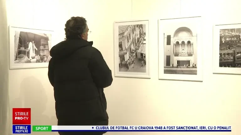 „Câteodată îți venea să plângi, câteodată îți venea să râzi.” Expoziție de fotografii în Timișoara, care prezintă comunismul