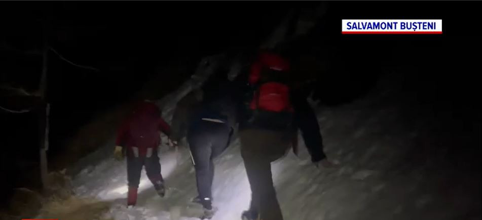 Salvamontiștii din Bușteni, în alertă și de Ziua Națională. Au salvat doi tineri plecați în drumeție pe Jepii Mici
