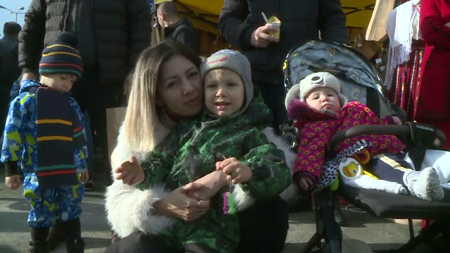 Fasole cu ciolan, sarmale din belșug și mici suculenți. Cum au sărbătorit românii Ziua Națională a României