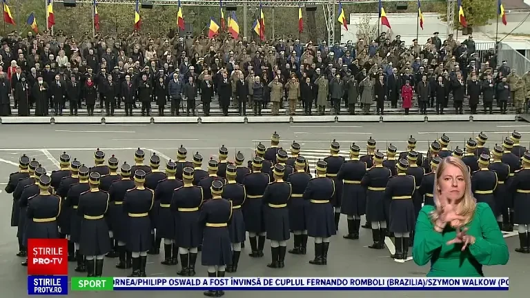 „Minunat, nu vedem nimic”. Cum a fost admirată parada de Ziua Națională, la București. Spectatorii au făcut echilibristică