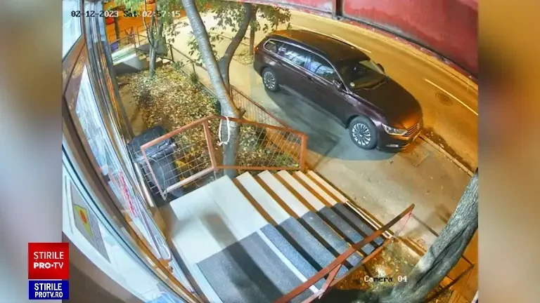 Mașini vandalizate în Galaţi. Doi băieți au pictat cu spray graffiti mai multe autoturisme | FOTO