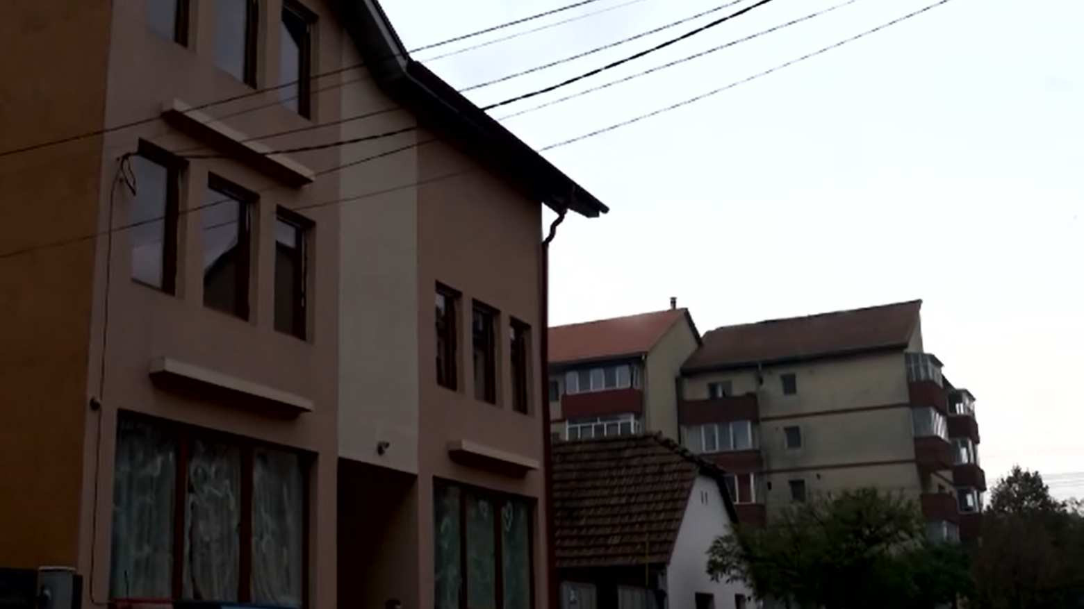 Și-a ucis cu sânge rege soția, din gelozie, de față cu cei doi copii, și a postat imaginile pe internet. „Știu că se certau”