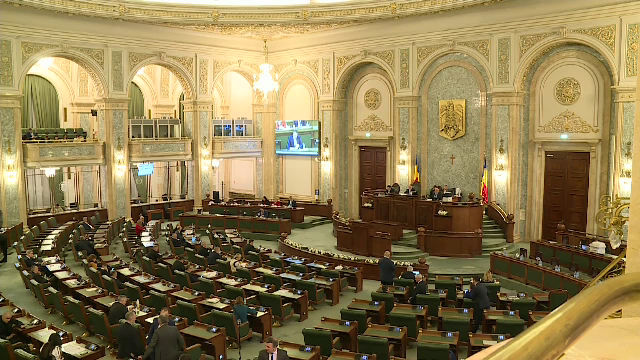 Funcționarii din Parlament, nemulțumiți de creșterea salariilor cu 10%. Cer dublu: ”Falsa idee că rolul nostru este minor”