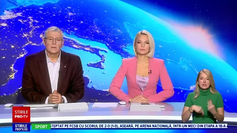 Un bolid realizat integral din piese din plastic, expus într-un mall din Cluj-Napoca