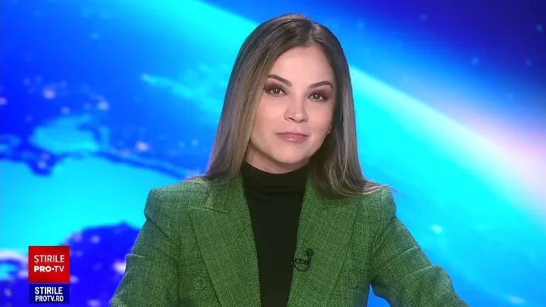 Directoarea unei școli din SUA a pupat un porc pe rât, după un pariu pierdut cu elevii. Imaginile au devenit virale