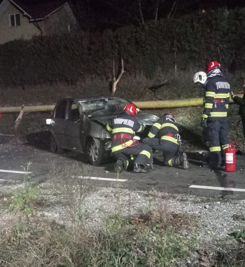 Un copil de 7 ani și doi adulți au fost răniți în urma unui accident, în Hunedoara
