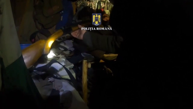 Fost șef al Școlii de Poliție Câmpina, reținut pentru braconaj. Ce au găsit polițiștii la percheziții