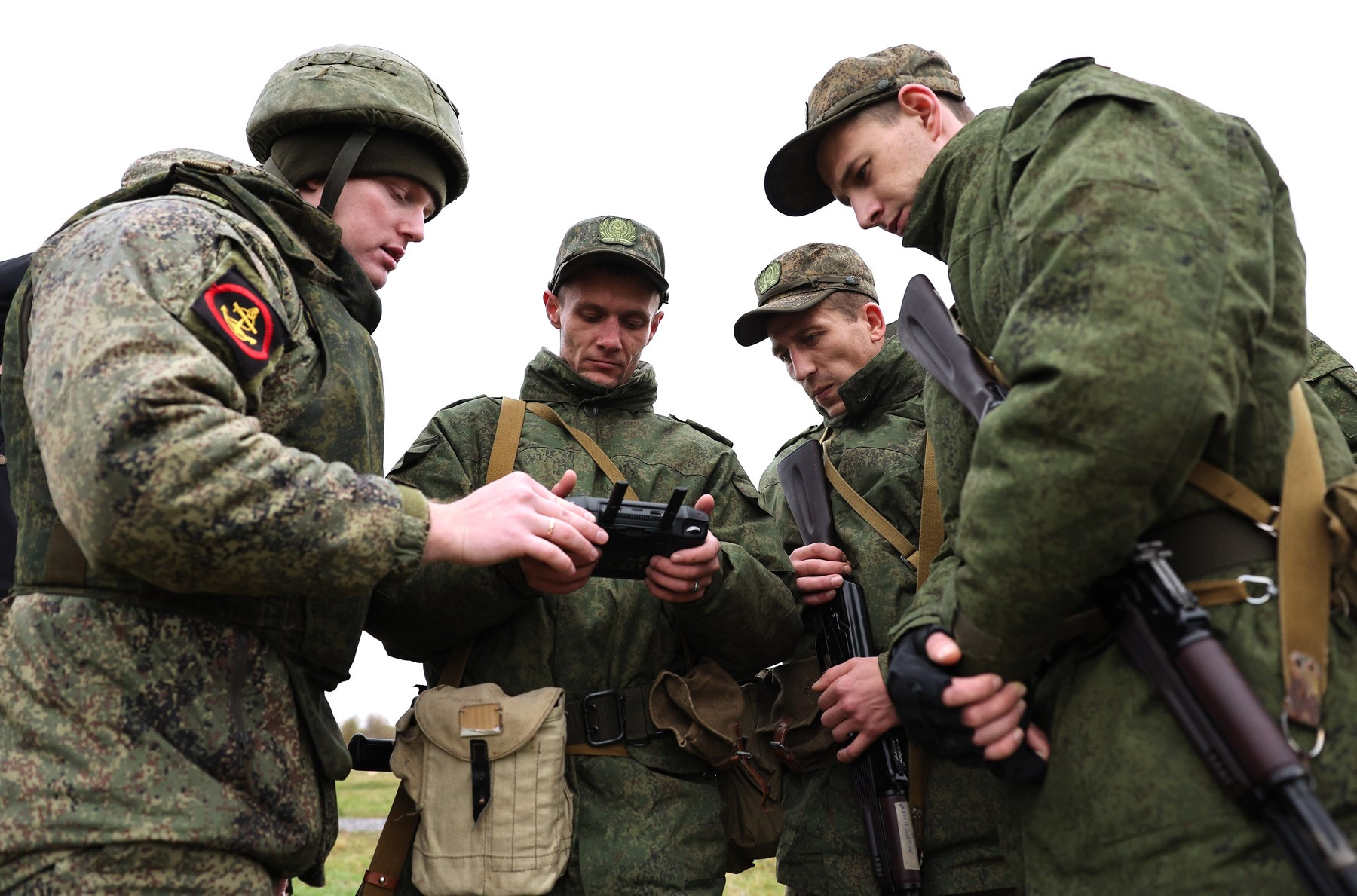 Molima care se întinde pe front: „Febra șoarecilor" face ravagii în tranșeele rușilor